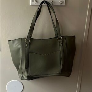 Nine West Green Tote Bag with Structured Design